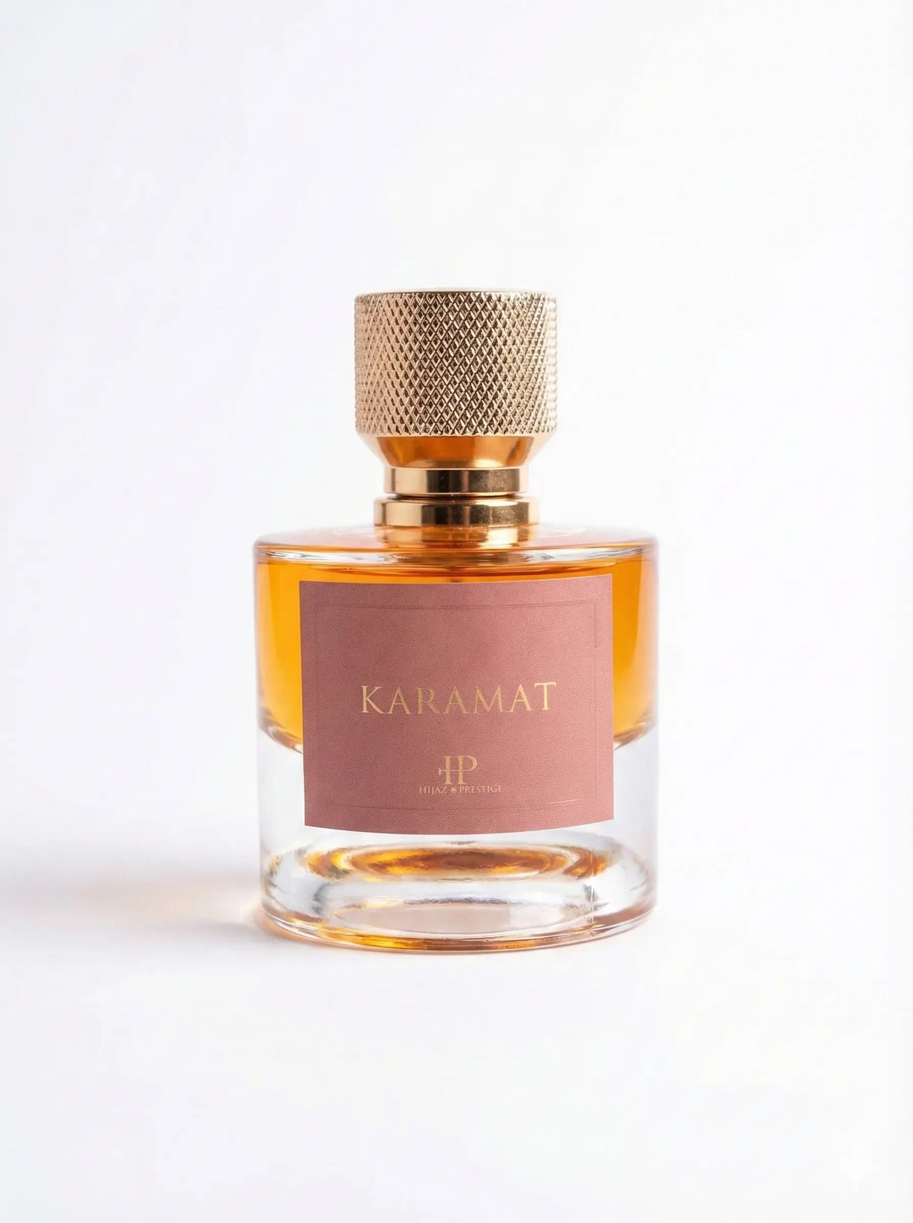Flacon de parfum Karamat 50ml cognac cannelle vue de face fond blanc Hijaz Parfum