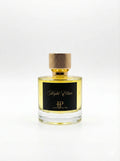 Flacon de parfum Night Elixir 50ml boisé fruité vue de face fond blanc Hijaz Parfum