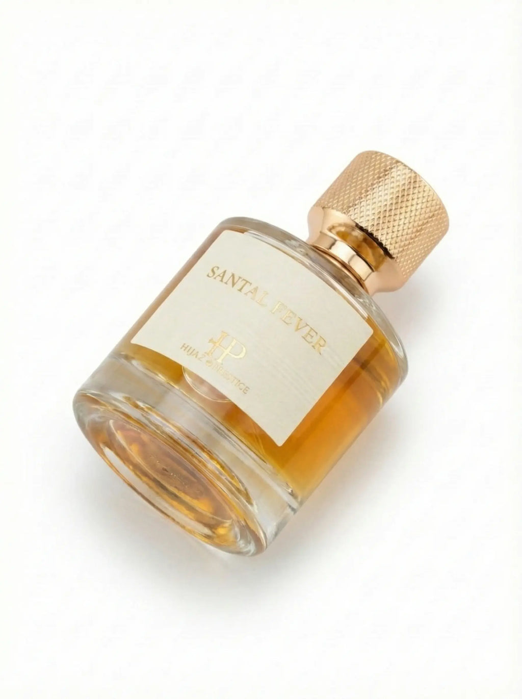 Vue de profil flacon parfum boisé crémeux Santal Fever 50ml sur fond blanc Hijaz Parfum